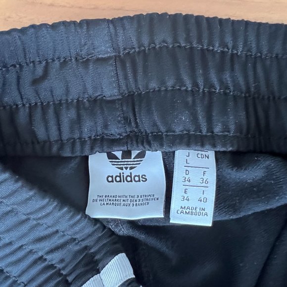 adidas originals adicolor three stripe shorts - Picture 4 of 4